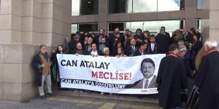 Can Atalay için adliye önünde basın açıklaması 