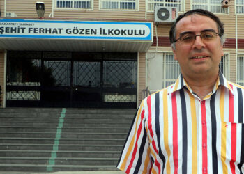 Çocukken okuduğu kitaptan etkilenip, 44 dil öğrendi