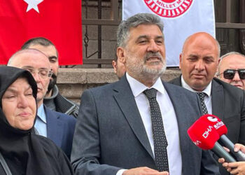 Cumhuriyet millet ve milletin iradesi ile vardır