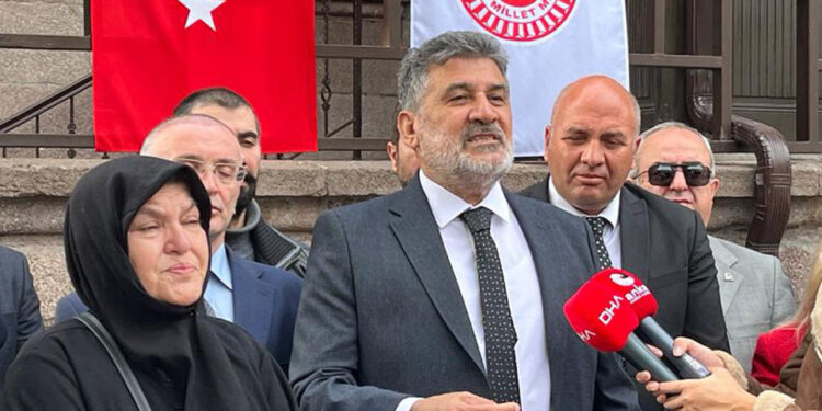 Cumhuriyet millet ve milletin iradesi ile vardır