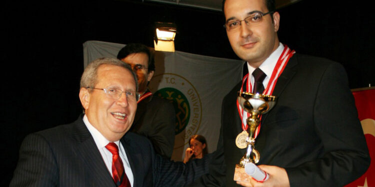 Cumhuriyetin 100'üncü yılında F klavye seferberliği çağrısı