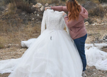 Dere yakınındaki arazide 40 gelinlik