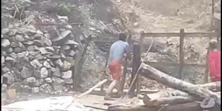 Diyarbakır'da 5 okulda eğitime ara verildi