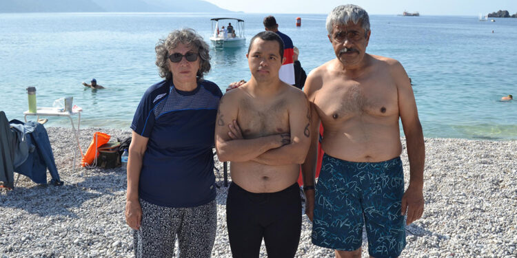 Down Sendromlu Milli Yüzücüler, Ölüdeniz'de yüzdü