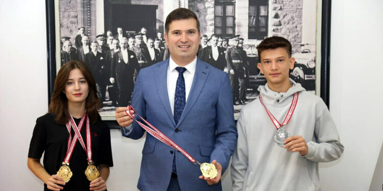 Edremitli sporcuların tekvando başarısı