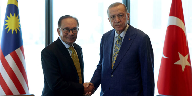Erdoğan, Malezya Başbakanı ile telefonda görüştü