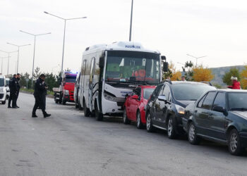 Erzurum'da 5 aracın karıştığı zincirleme kaza: 24 yaralı