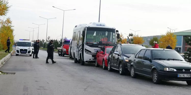 Erzurum'da 5 aracın karıştığı zincirleme kaza: 24 yaralı