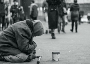 Eskişehir'de, dilencilere para vermek yasaklandı