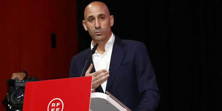 FIFA'dan Luis Rubiales’e 3 yıllık ceza