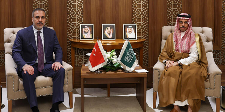 Hakan Fidan Cidde’de resmi temaslarını sürdürdü