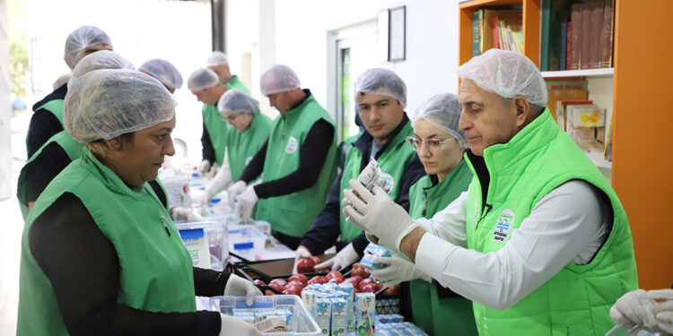 İlköğretim çağındaki öğrencilere beslenme desteği