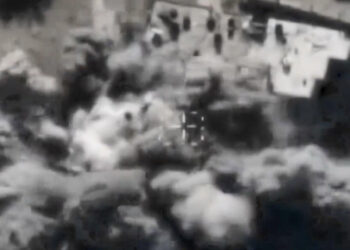 İsrail Gazze Şeridi’ni ve Lübnan sınırını vurdu