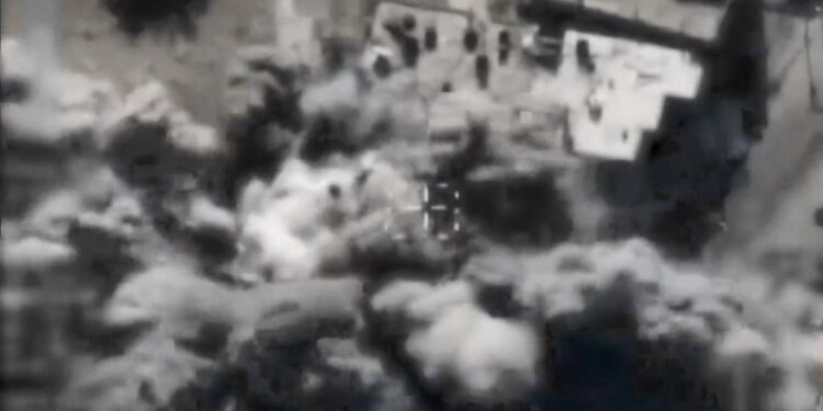 İsrail Gazze Şeridi’ni ve Lübnan sınırını vurdu