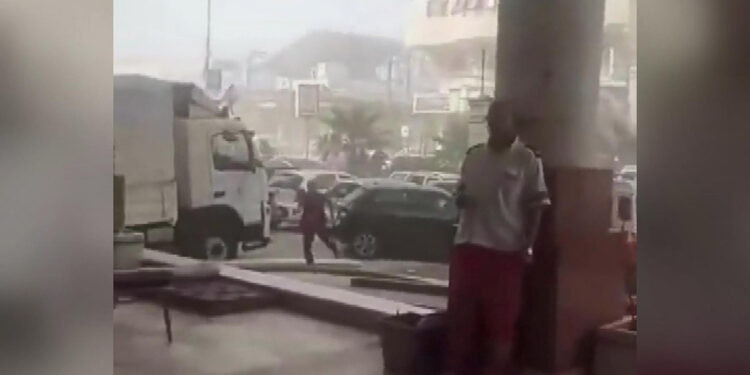 İsrail, ICRC heyetinin ziyareti sırasında bombaladı