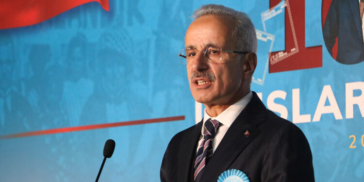 İsrail'in hastane saldırısı için pul tasarlayacağız