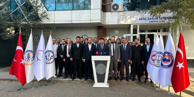 Kamu Birliği Konfederasyonu kuruldu  