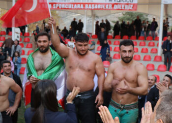 Karakucak Güreşleri'nin başpehlivanı Fatih Yaşarlı oldu