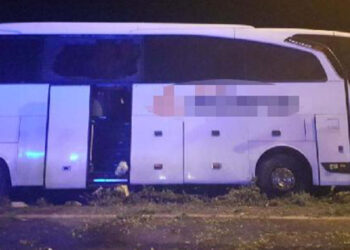 Kayseri'de yolcu otobüsü direğe çarptı: 15 yaralı