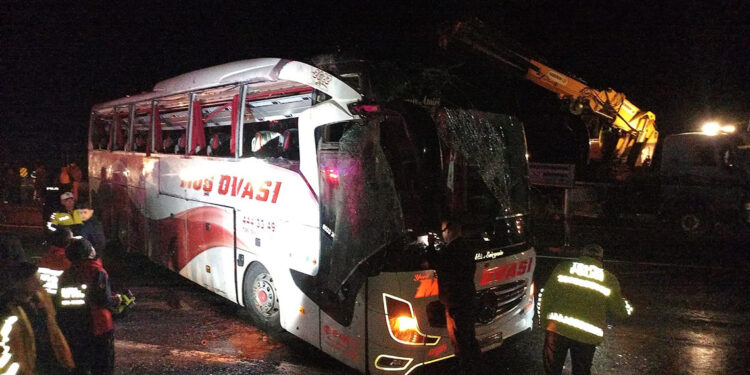 Kayseri'deki otobüs kazasında 35 yaralı taburcu oldu