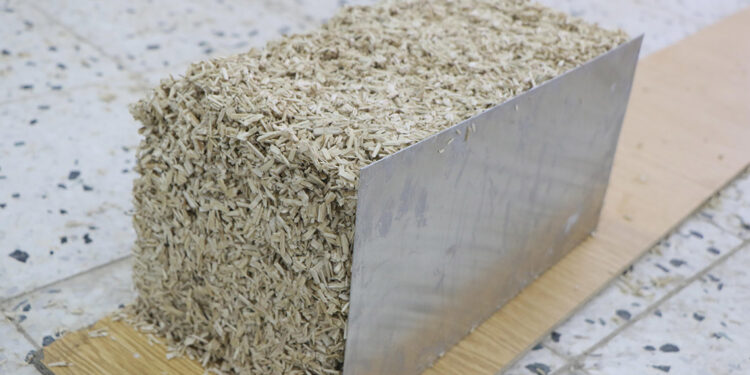 Kenevir sapından yapı malzemesi üretildi