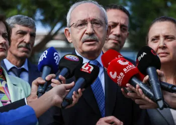 Kılıçdaroğlu, gezi davası tutuklularını ziyaret etti