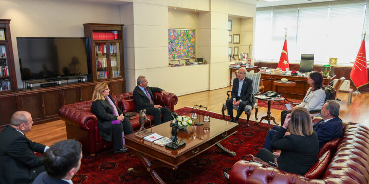 Klıçdaroğlu, BASİFED heyetini kabul etti