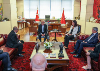 Klıçdaroğlu, İZSİAD heyetini kabul etti