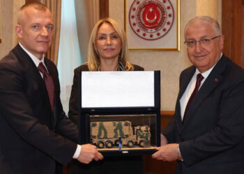 Koluman Holding'den Bakan Yaşar Güler'e ziyaret