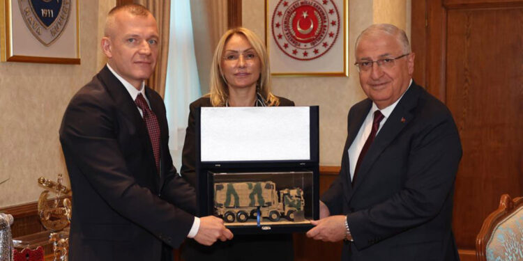 Koluman Holding'den Bakan Yaşar Güler'e ziyaret