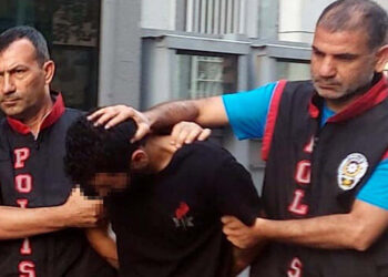 Kuran-ı Kerim'i yırtan sanığa 10 ay hapis cezası
