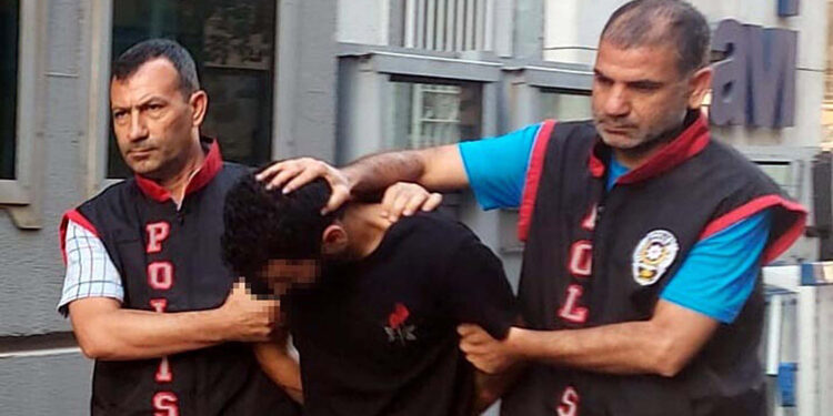 Kuran-ı Kerim'i yırtan sanığa 10 ay hapis cezası