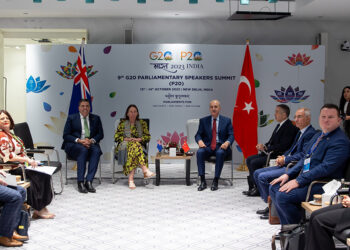 Kurtulmuş, Avustralya Meclisi Başkanı ile görüştü