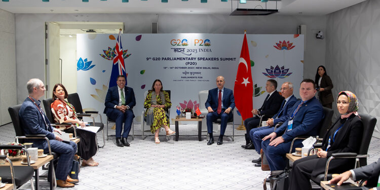 Kurtulmuş, Avustralya Meclisi Başkanı ile görüştü