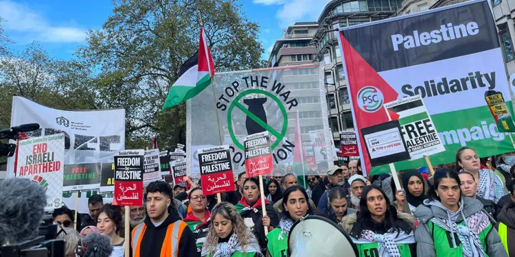 Londra’da filistinlilere destek için protesto yürüyüşü