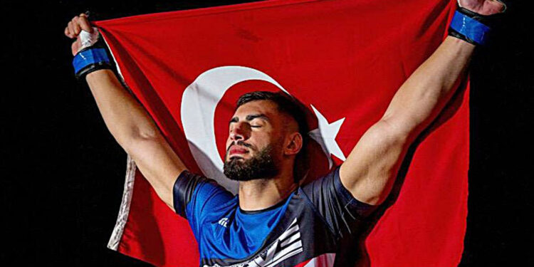 MMA boksörü İbo Aslan: Para için vatanımı satmam