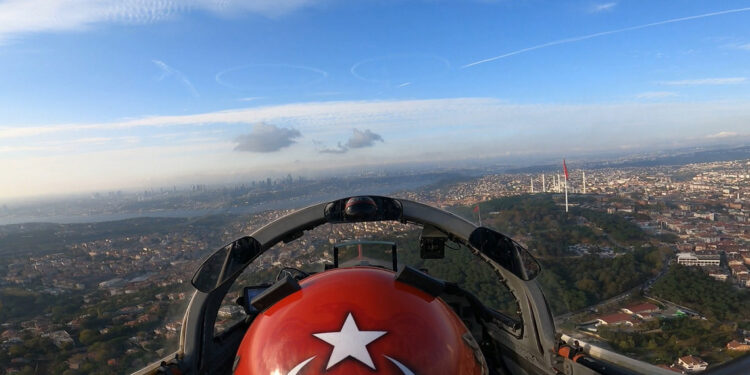 MSB'den SoloTürk ve Türk Yıldızları paylaşımı