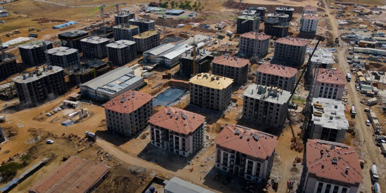 Malatya'daki afet konutları 2 ay içinde teslim edilecek
