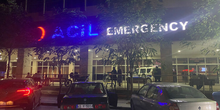 Manisa'da 350 kişi, yedikleri yemekten zehirlendi