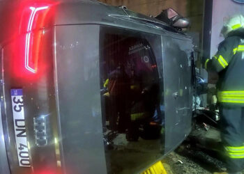 Manisa'da otomobil devrildi; 1 ölü, 2 yaralı
