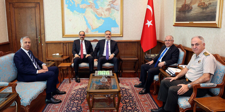 Milli Savunma Bakanlığı'nda güvenlik toplantısı