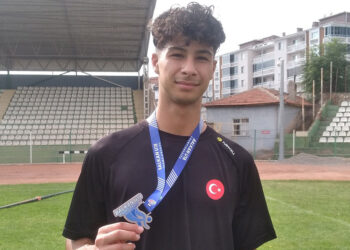 Muhammet Enes, yüksek atlamada Balkan 2'ncisi oldu