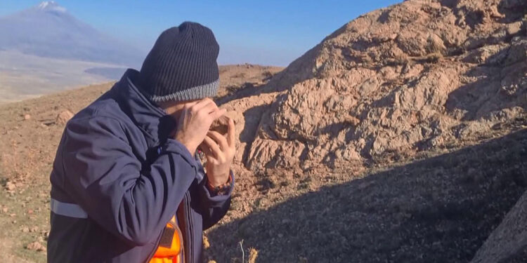 Nuh'un Gemisi'ne ait olduğuna inanılan kalıntılar araştırılıyor