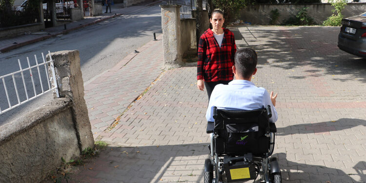 Okul ile servis firması anlaşmazlığında engelli öğrenciler mağdur