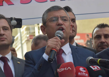 Önce partide sonra Türkiye'de iktidara yürüyeceğiz