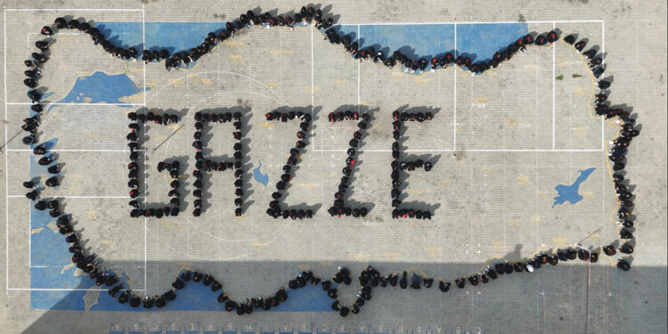 Osmaniye’de öğrenciler, 'gazze' koreografisi oluşturdu