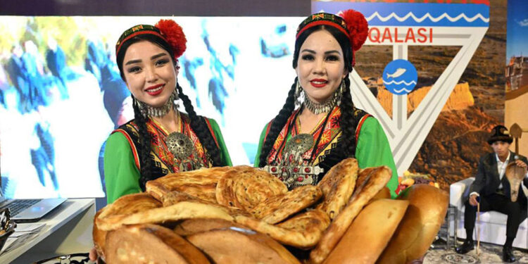 Özbekistan, Turizm Fuarı'nda dünyaya tanıtılıyor