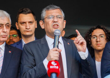 Özel'den delegelere: İktidarı değiştireceğinizden kuşkum yok