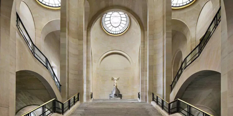 Paris’teki louvre müzesi, güvenlik sebebiyle kapatıldı