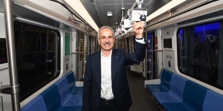 Pendik-Sabiha Gökçen Havalimanı metrosu 9 milyon yolcu taşıdı